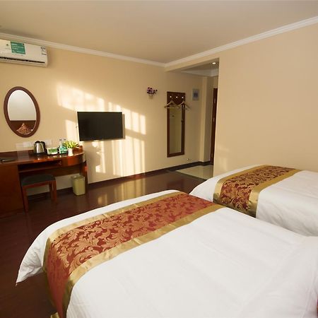 Greentree Inn Jiangsu Yancheng Dongtai Honglan Road Pedestrian Street Express Hotel Экстерьер фото